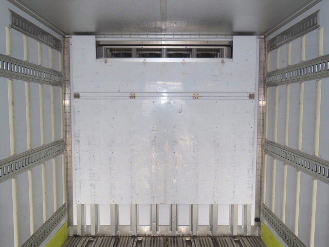 いすゞギガ冷凍車（冷蔵車）大型（10t）[写真32]