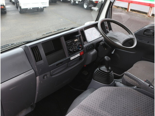 いすゞエルフ平ボディ小型（2t・3t）[写真18]