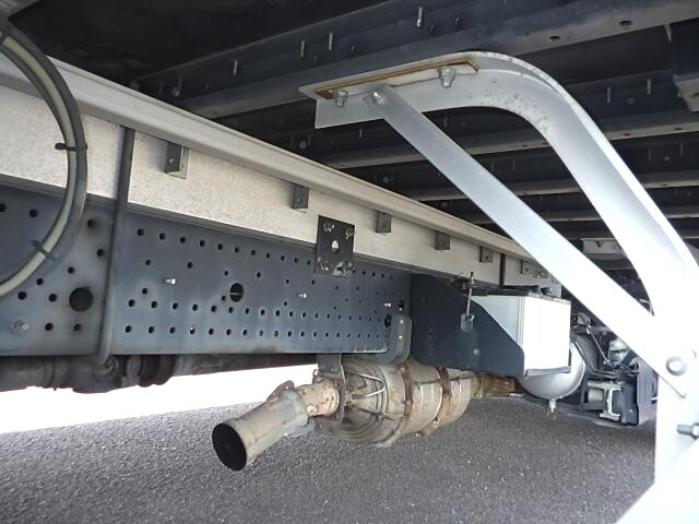 いすゞフォワードアルミウイング中型（4t）[写真13]