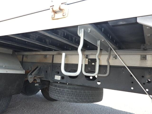 いすゞフォワードアルミウイング中型（4t）[写真16]