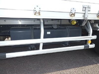 いすゞフォワードアルミウイング中型（4t）[写真18]