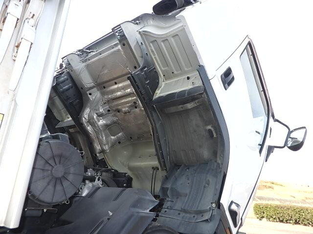 いすゞフォワードアルミウイング中型（4t）[写真30]