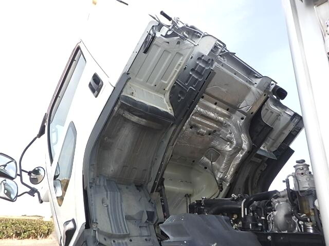 いすゞフォワードアルミウイング中型（4t）[写真31]