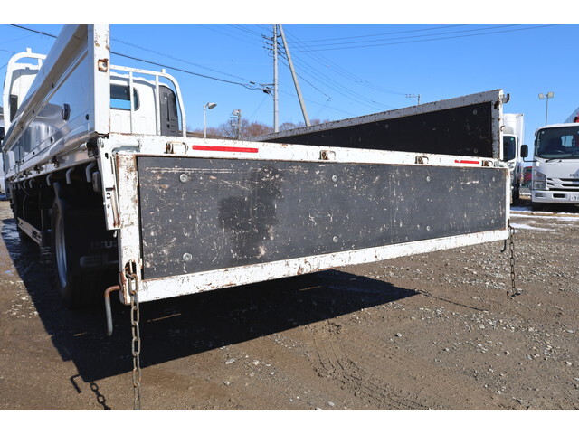 いすゞエルフ平ボディ小型（2t・3t）[写真17]