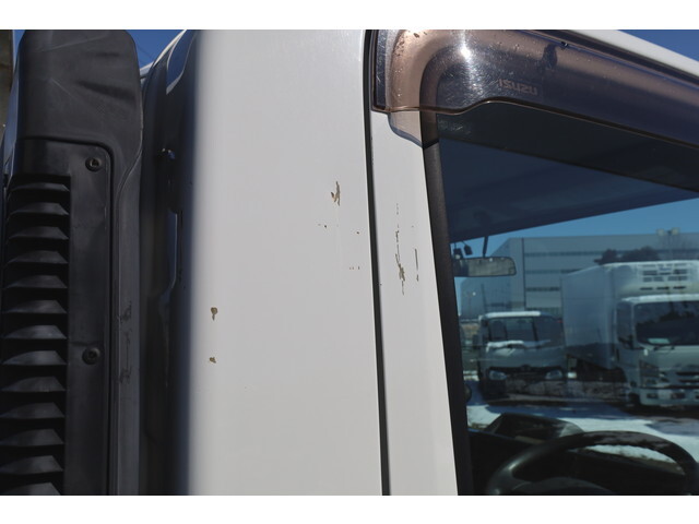 いすゞエルフ平ボディ小型（2t・3t）[写真30]