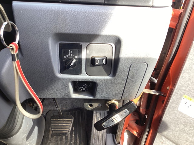 三菱ふそうキャンタークレーン付小型（2t・3t）[写真15]