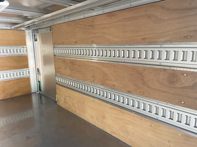 トヨタトヨエースアルミバン小型（2t・3t）[写真12]