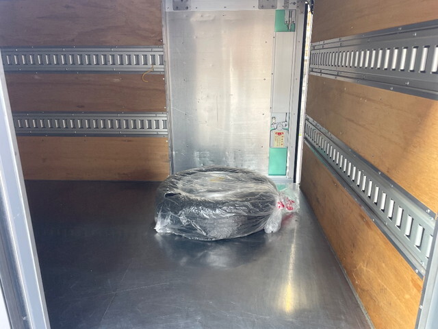 トヨタトヨエースアルミバン小型（2t・3t）[写真13]