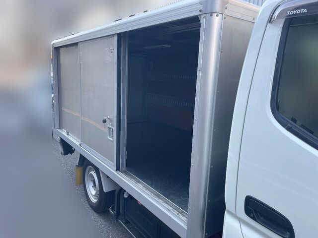 トヨタトヨエースアルミバン小型（2t・3t）[写真05]