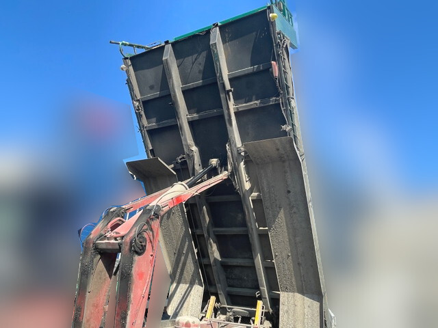 三菱ふそうスーパーグレートダンプ大型（10t）[写真15]