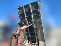 三菱ふそうスーパーグレートダンプ大型（10t）[写真16]