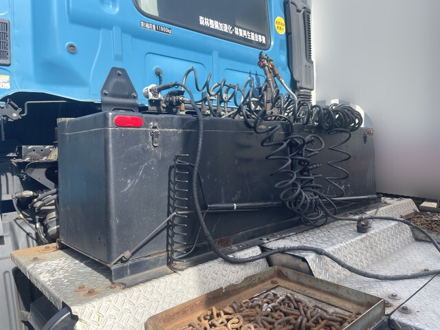 日野プロフィアトレーラーヘッド（トラクターヘッド）大型（10t）[写真09]