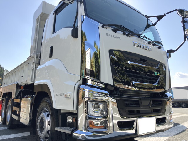 いすゞギガダンプ大型（10t）[写真03]