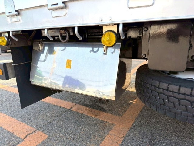 UDトラックスクオンアルミブロック大型（10t）[写真10]