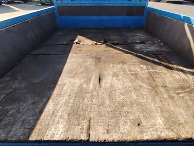 トヨタトヨエース平ボディ小型（2t・3t）[写真07]