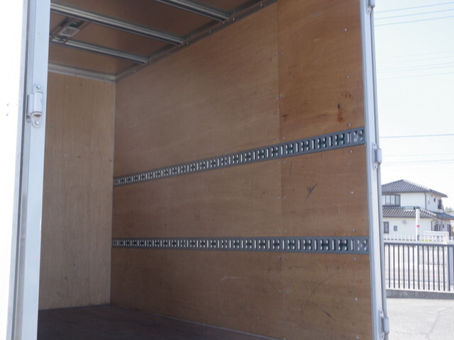 三菱ふそうキャンターアルミバン小型（2t・3t）[写真13]