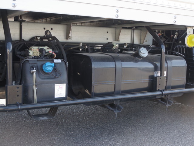 三菱ふそうキャンターアルミバン小型（2t・3t）[写真14]