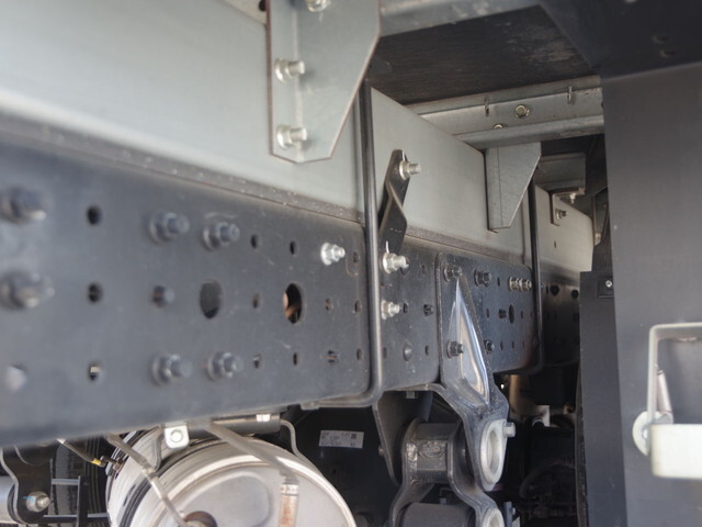 三菱ふそうキャンターアルミバン小型（2t・3t）[写真08]