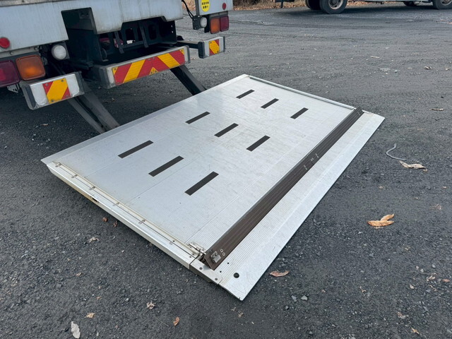 いすゞフォワード冷凍車（冷蔵車）増トン（6t・8t）[写真17]