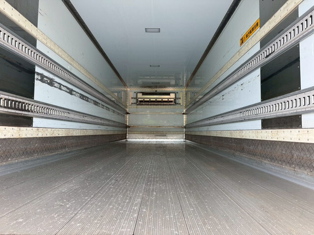 いすゞフォワード冷凍車（冷蔵車）増トン（6t・8t）[写真18]