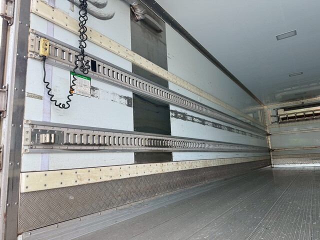 いすゞフォワード冷凍車（冷蔵車）増トン（6t・8t）[写真19]