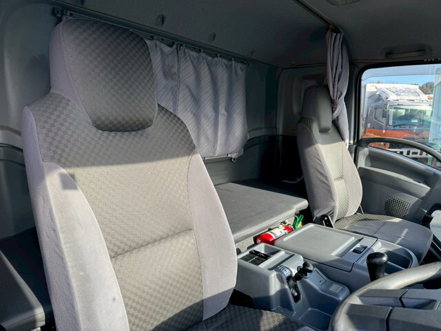 いすゞフォワード冷凍車（冷蔵車）増トン（6t・8t）[写真26]