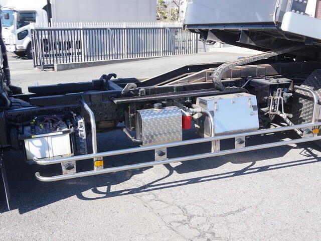 三菱ふそうキャンターセーフティローダー小型（2t・3t）[写真19]