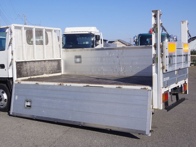 いすゞエルフアルミブロック小型（2t・3t）[写真14]