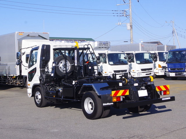 三菱ふそうファイターコンテナ専用車中型（4t）[写真02]