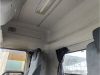 UDトラックスクオントレーラーヘッド（トラクターヘッド）大型（10t）[写真22]