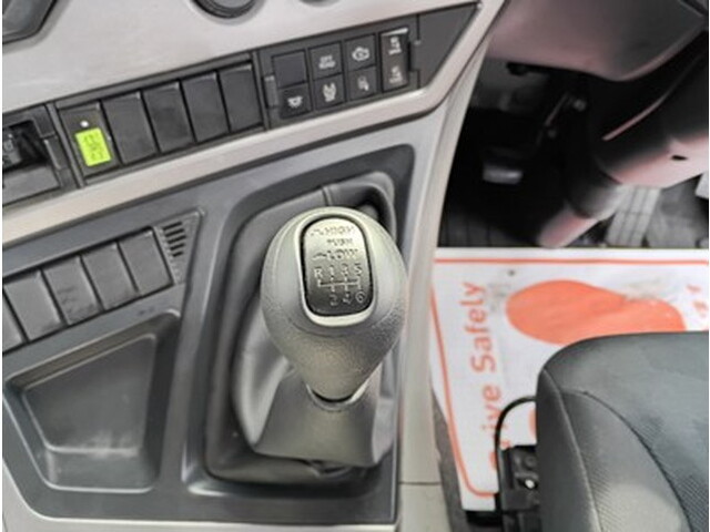 UDトラックスクオントレーラーヘッド（トラクターヘッド）大型（10t）[写真23]