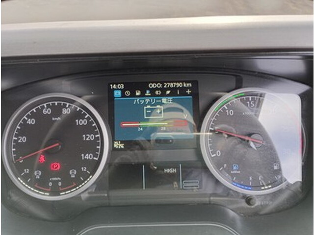 UDトラックスクオントレーラーヘッド（トラクターヘッド）大型（10t）[写真24]