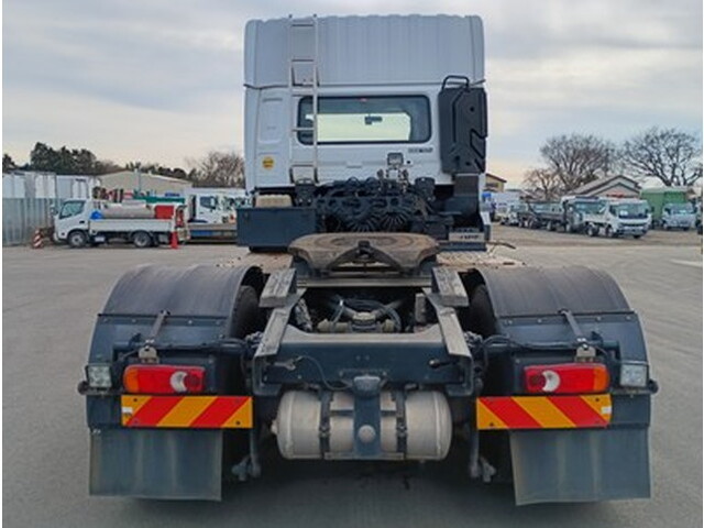 UDトラックスクオントレーラーヘッド（トラクターヘッド）大型（10t）[写真05]