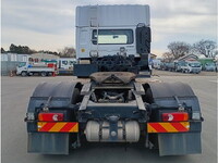 UDトラックスクオントレーラーヘッド（トラクターヘッド）大型（10t）[写真06]