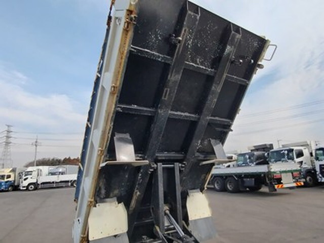 いすゞエルフダンプ小型（2t・3t）[写真10]