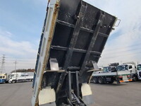 いすゞエルフダンプ小型（2t・3t）[写真11]