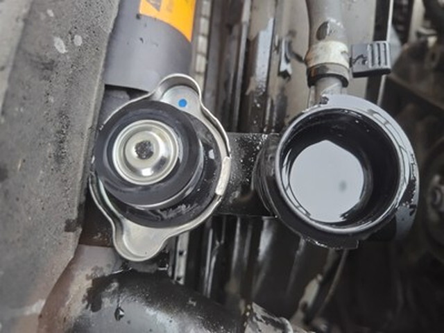 いすゞエルフ平ボディ小型（2t・3t）[写真18]