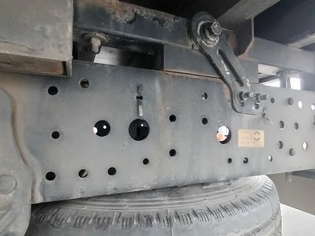 いすゞエルフ平ボディ小型（2t・3t）[写真09]