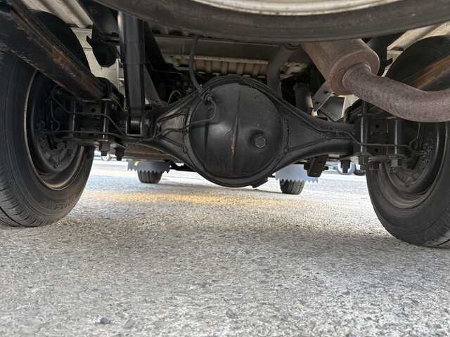 いすゞエルフ平ボディ小型（2t・3t）[写真12]