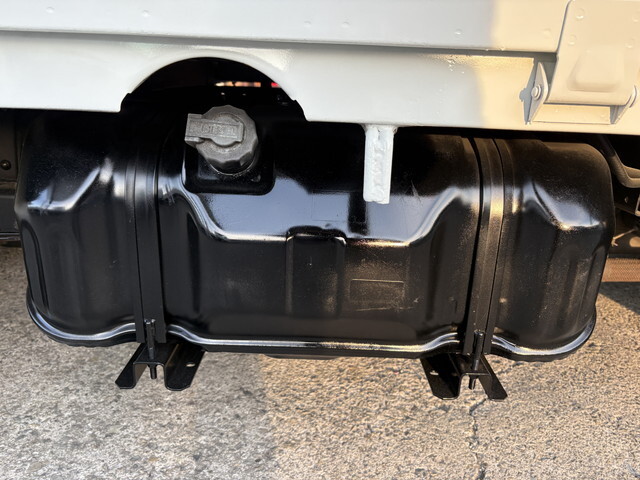 いすゞエルフ平ボディ小型（2t・3t）[写真13]