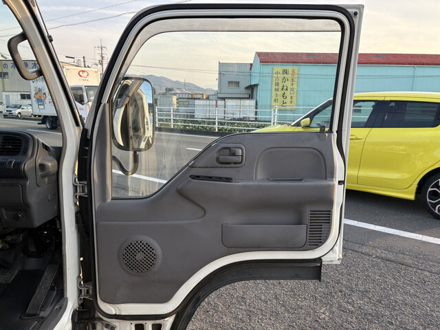 いすゞエルフ平ボディ小型（2t・3t）[写真26]