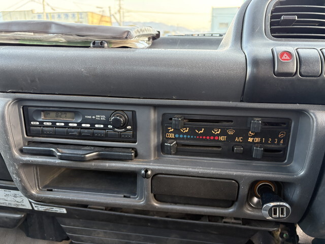 いすゞエルフ平ボディ小型（2t・3t）[写真35]