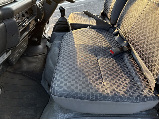 いすゞエルフ平ボディ小型（2t・3t）[写真38]