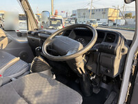 いすゞエルフ平ボディ小型（2t・3t）[写真08]