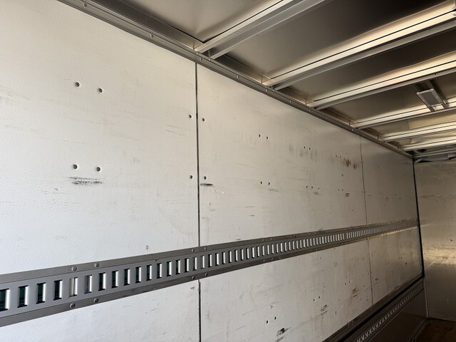 三菱ふそうファイターアルミウイング中型（4t）[写真12]