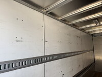 三菱ふそうファイターアルミウイング中型（4t）[写真13]