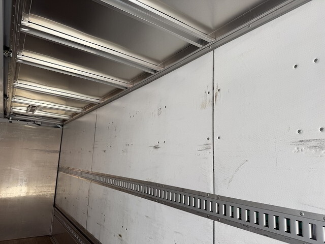 三菱ふそうファイターアルミウイング中型（4t）[写真13]