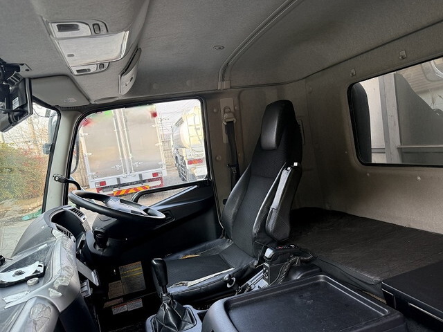 三菱ふそうファイターアルミウイング中型（4t）[写真37]