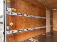 三菱ふそうキャンターアルミバン小型（2t・3t）[写真09]