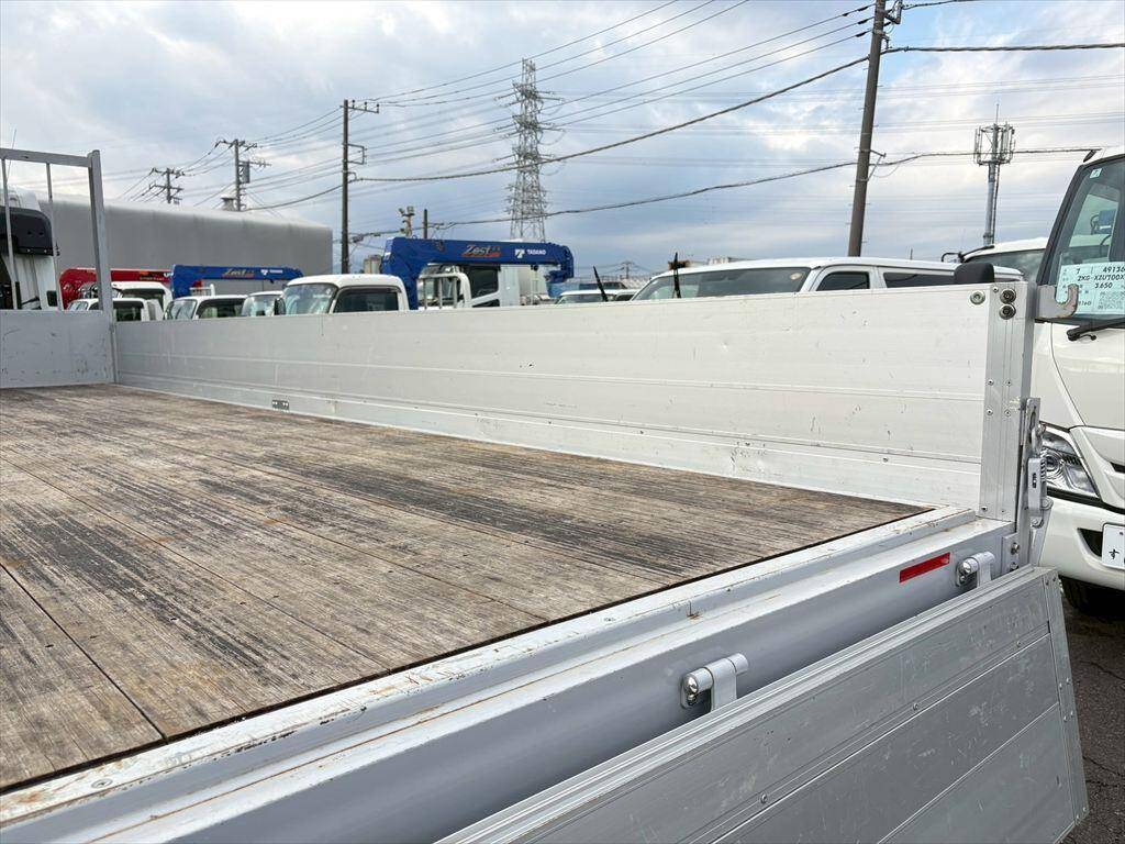 三菱ふそうファイタークレーン4段増トン（6t・8t）[写真10]